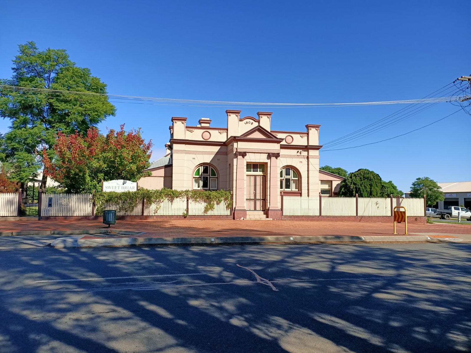 Ice delivery in Coolamon
